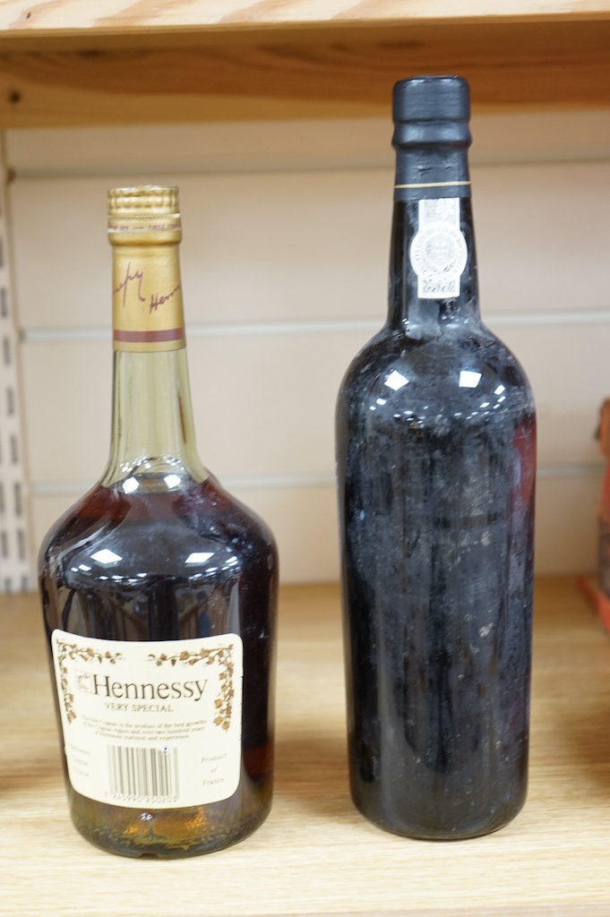 A bottle of Royal Oporto 1967 port together with a bottle of Hennessy Cognac (2). Condition - unknown storage